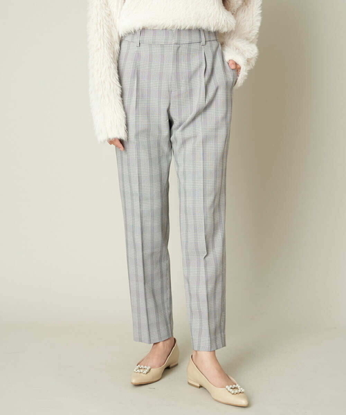 a.v.v（アーヴェヴェ）の「ビジュー付きパンプス（パンプス・レディース・ベージュ/ブラック・22.5/24.5/23.5）」の8枚目の写真