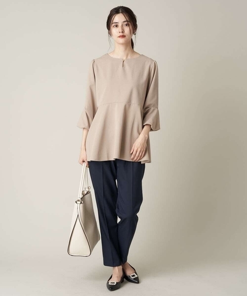 a.v.v（アーヴェヴェ）の「ビジュー付きパンプス（パンプス・レディース・ベージュ/ブラック・22.5/24.5/23.5）」の6枚目の写真