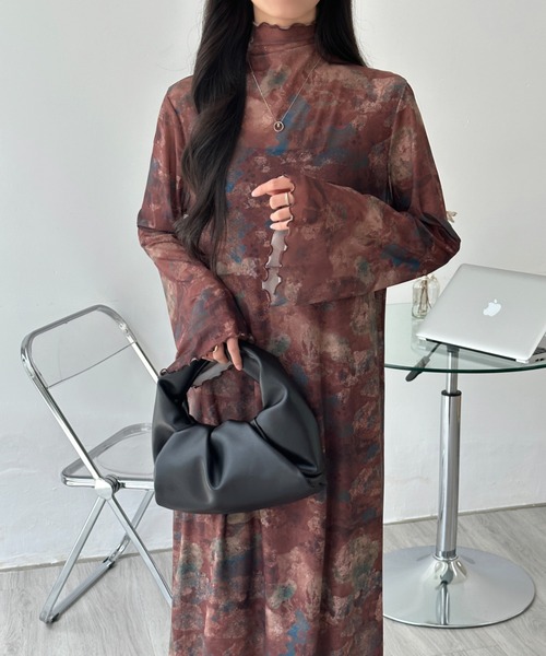 emi+(エミプラス)の「インナーキャミ付きメロウシーズルメッシュシアーロングワンピース(ワンピース・レディース・ブラック系その他/ブルー系その他/ブラック/ブラウン系その他/ブラウン/グリーン系その他/グリーン・M/L)」の9枚目の写真
