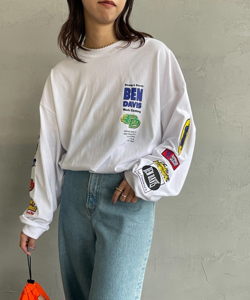 BEN DAVIS（ベンデイビス）の「[BEN DAVIS/ベンデイビス] SPONSORED EMB 袖ワッペンロゴ ロングスリーブTシャツ（Tシャツ/カットソー・レディース・ブラック/ホワイト/ブルー・L/M/XL）」の2枚目の写真
