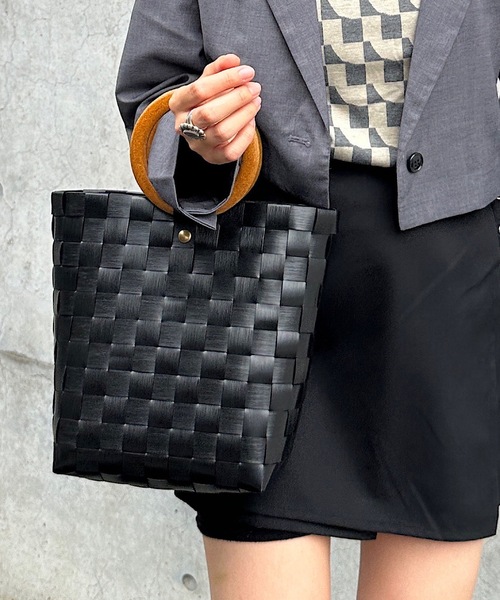 Kastane（カスタネ）の「ウッドハンドルカゴBAG（かごバッグ・レディース・ダークブルー/ブラック/ベージュ・FREE）」の2枚目の写真