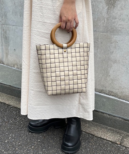 Kastane（カスタネ）の「ウッドハンドルカゴBAG（かごバッグ・レディース・ダークブルー/ブラック/ベージュ・FREE）」の9枚目の写真