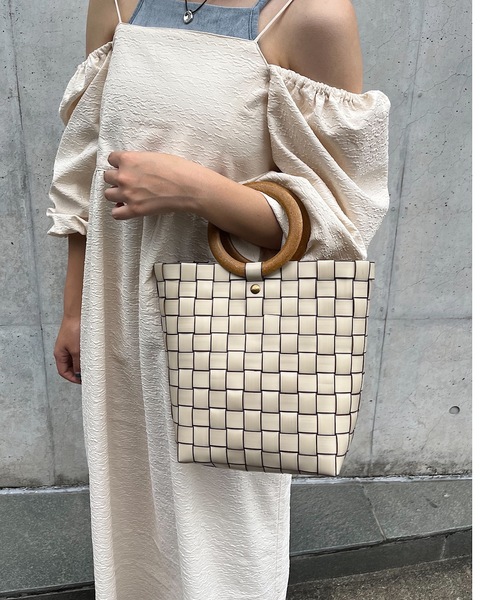 Kastane（カスタネ）の「ウッドハンドルカゴBAG（かごバッグ・レディース・ダークブルー/ブラック/ベージュ・FREE）」の8枚目の写真