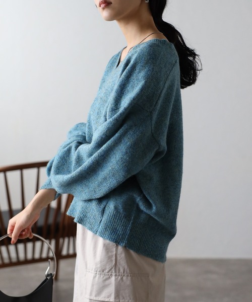 amini（アミニ）の「【2023 A/W新作】Vネックメランジニット（ニット/セーター・レディース・ブルーグリーン/ベージュ/ブラウン・MEDIUM）」の18枚目の写真