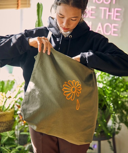 セール】mko11564- GERBERA BIG EMB SHOULDER BAG ショルダー