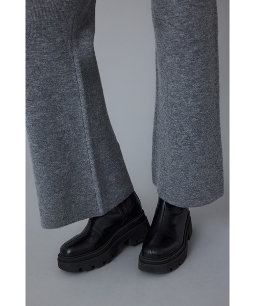 HeRIN.CYE（ヘリンドットサイ）の「Knit flared pants ニットフレアーパンツ（その他パンツ・レディース・カーキ/トップグレー・FREE）」の12枚目の写真