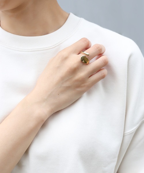 ieLS（イエルズ）の「金属アレルギー対応「ieLS」ステンレス　デザインリング   フリー（リング・メンズ・ゴールド/シルバー・フリー/FREE）」の3枚目の写真