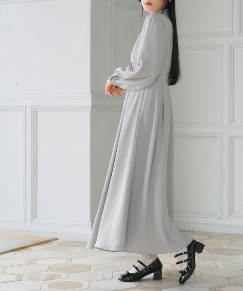 フリル付きグレーのマキシドレス LUGG NAGG（ラグナグ） ドレス レースラッフルスリーブフィッシュ