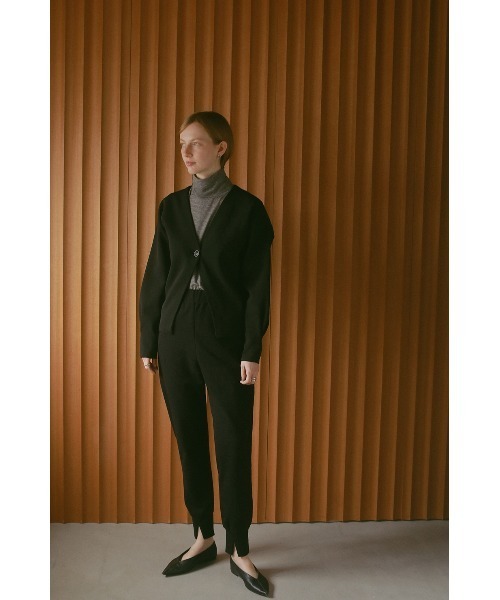 MANOF（マノフ）の「MANOF/マノフ/SLIT HEM SWEAT PANTS（スウェットパンツ・レディース・アイボリー/ブラック・SMALL/MEDIUM）」の5枚目の写真