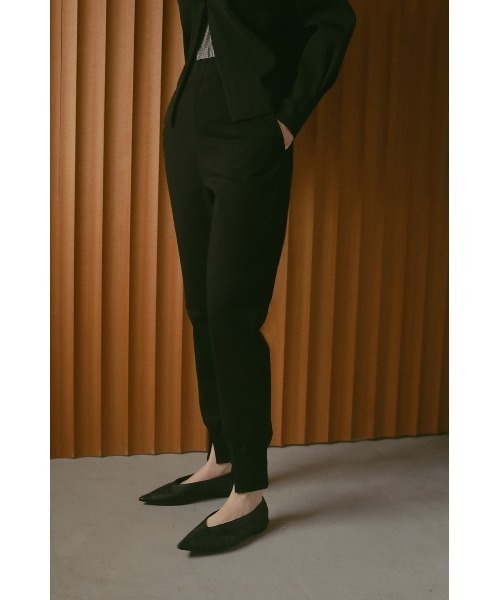 MANOF（マノフ）の「MANOF/マノフ/SLIT HEM SWEAT PANTS（スウェットパンツ・レディース・アイボリー/ブラック・SMALL/MEDIUM）」の15枚目の写真