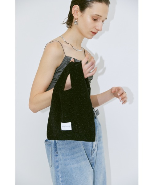 un/neu(アンノイ)の「ラメボンディングミニバッグ/ グリッターバッグ / アシンメトリーバッグ(トートバッグ・レディース・ピンク/ブラック/シルバー/ブルー・FREE)」の13枚目の写真