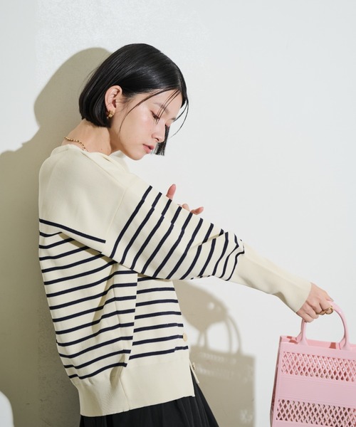 Shelly island（シェリーアイランド）の「ゴールド釦Vネックカーディガン（カーディガン/ボレロ・レディース・その他/ブラック/ピンク/ホワイト・FREE）」の12枚目の写真