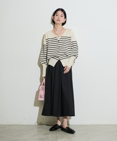 Shelly island（シェリーアイランド）の「ゴールド釦Vネックカーディガン（カーディガン/ボレロ・レディース・その他/ブラック/ピンク/ホワイト・FREE）」の14枚目の写真