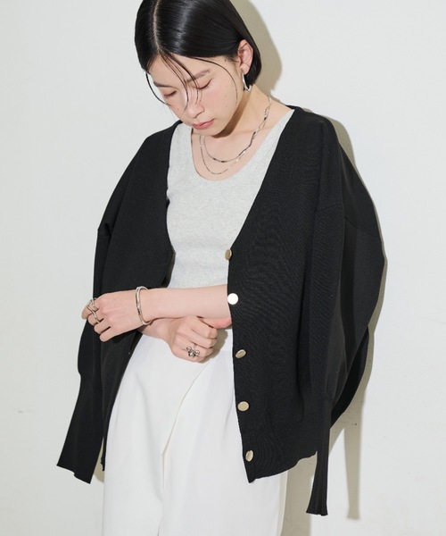 Shelly island（シェリーアイランド）の「ゴールド釦Vネックカーディガン（カーディガン/ボレロ・レディース・その他/ブラック/ピンク/ホワイト・FREE）」の17枚目の写真
