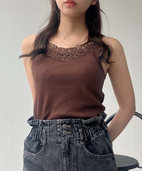 AS KNOW AS plus（アズノゥアズプラス）の「◎ゴージャスレースタンクトップ（タンクトップ・レディース・ミント/ブラック/グレイッシュベージュ/サックスブルー/オフホワイト/イエロー/ホワイト×ブラック/レッド/ベージュ系/ブラウン・FREE）」の4枚目の写真