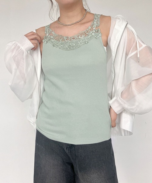 AS KNOW AS plus（アズノゥアズプラス）の「◎ゴージャスレースタンクトップ（タンクトップ・レディース・ミント/ブラック/グレイッシュベージュ/サックスブルー/オフホワイト/イエロー/ホワイト×ブラック/レッド/ベージュ系/ブラウン・FREE）」の7枚目の写真