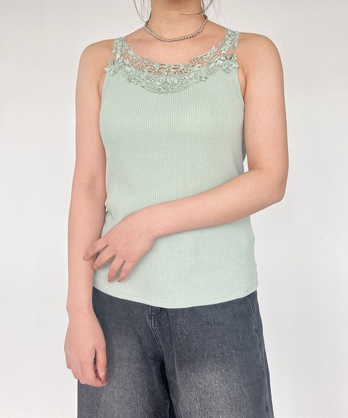 AS KNOW AS plus（アズノゥアズプラス）の「◎ゴージャスレースタンクトップ（タンクトップ・レディース・ミント/ブラック/グレイッシュベージュ/サックスブルー/オフホワイト/イエロー/ホワイト×ブラック/レッド/ベージュ系/ブラウン・FREE）」の20枚目の写真