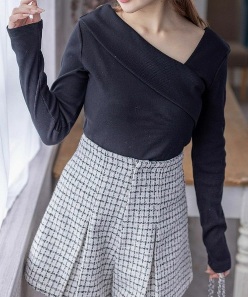 clear（クリア）の「≪再入荷≫クロスリブカットソー[オフィスカジュアル 着回し抜群 大人]（Tシャツ/カットソー・レディース・オフホワイト/ブラック/サックスブルー/ピンク/ベージュ/ミント/サーモンピンク/レッド・F）」の3枚目の写真