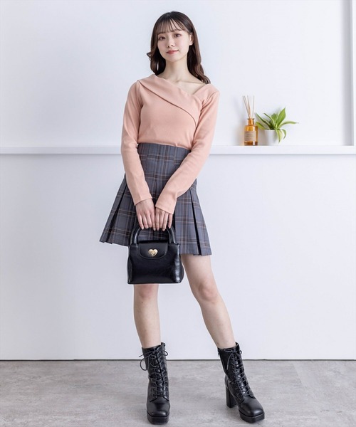 clear（クリア）の「≪再入荷≫クロスリブカットソー[オフィスカジュアル 着回し抜群 大人]（Tシャツ/カットソー・レディース・オフホワイト/ブラック/サックスブルー/ピンク/ベージュ/ミント/サーモンピンク/レッド・F）」の12枚目の写真