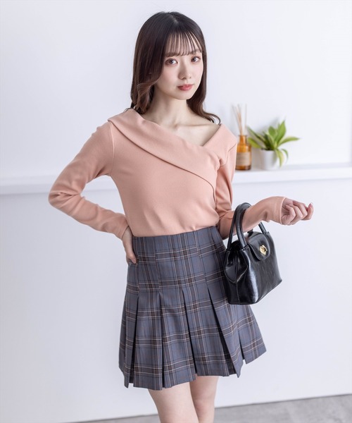 clear（クリア）の「≪再入荷≫クロスリブカットソー[オフィスカジュアル 着回し抜群 大人]（Tシャツ/カットソー・レディース・オフホワイト/ブラック/サックスブルー/ピンク/ベージュ/ミント/サーモンピンク/レッド・F）」の11枚目の写真