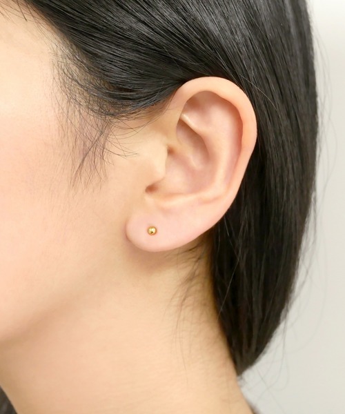 va(ヴイエー)の「K10 イエローゴールド ボールピアス(小)(ピアス(両耳用)・メンズ・イエローゴールド・ONE SIZE)」の3枚目の写真