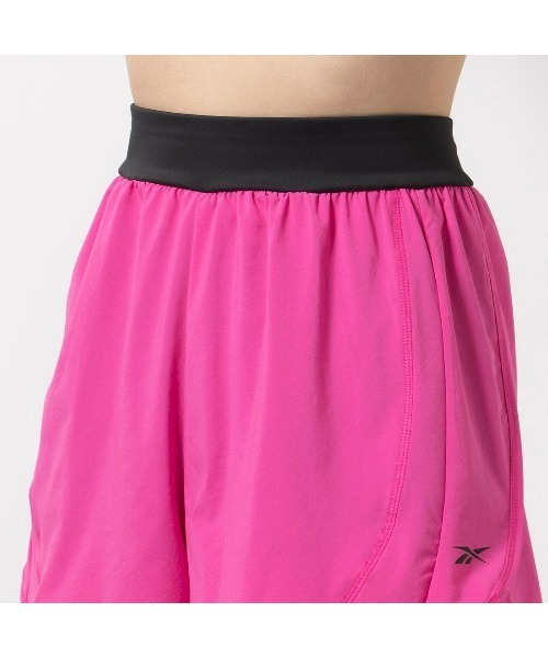 Reebok(リーボック)の「ラックス ウーブン ショーツ / LUX WOVEN SHORT(その他パンツ・レディース・イエロー/ピンク/ブラック・LARGE/MEDIUM/SMALL/XX-LARGE/X-LARGE/X-SMALL)」の11枚目の写真