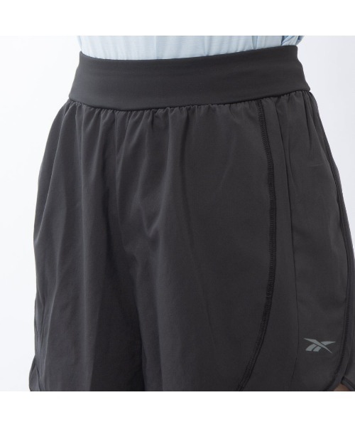 Reebok(リーボック)の「ラックス ウーブン ショーツ / LUX WOVEN SHORT(その他パンツ・レディース・イエロー/ピンク/ブラック・LARGE/MEDIUM/SMALL/XX-LARGE/X-LARGE/X-SMALL)」の16枚目の写真