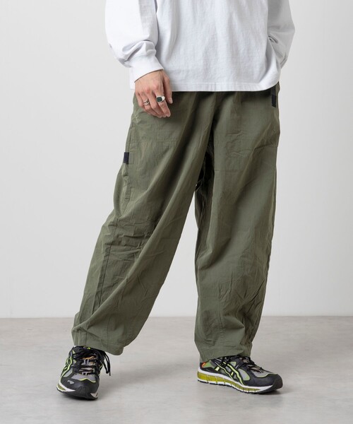 FREAK'S STORE（フリークスストア）の「ルーズフィット コットンナイロン ウェービングベルト クロップドパンツ/ナイロンパンツ（その他パンツ・メンズ・チャコールグレー/ブラック/オリーブ/ベージュ・MEDIUM/LARGE）」の10枚目の写真