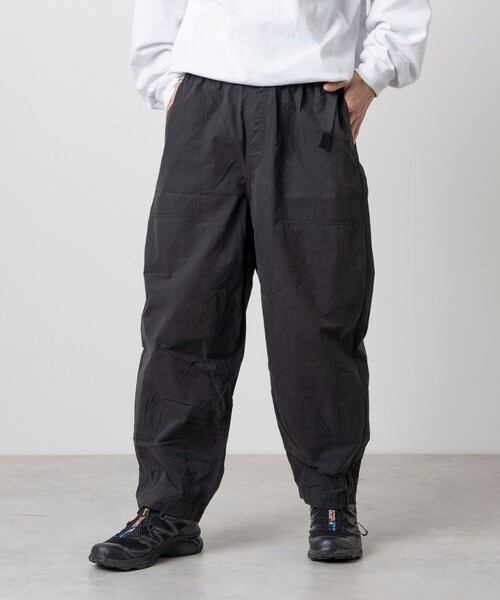 FREAK'S STORE（フリークスストア）の「ルーズフィット コットンナイロン ウェービングベルト クロップドパンツ/ナイロンパンツ（その他パンツ・メンズ・チャコールグレー/ブラック/オリーブ/ベージュ・MEDIUM/LARGE）」の15枚目の写真