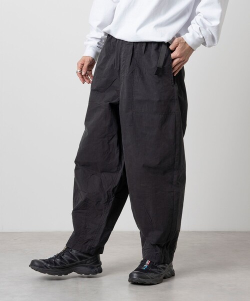 FREAK'S STORE（フリークスストア）の「ルーズフィット コットンナイロン ウェービングベルト クロップドパンツ/ナイロンパンツ（その他パンツ・メンズ・チャコールグレー/ブラック/オリーブ/ベージュ・MEDIUM/LARGE）」の17枚目の写真