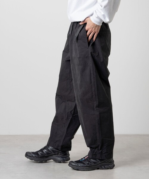 FREAK'S STORE（フリークスストア）の「ルーズフィット コットンナイロン ウェービングベルト クロップドパンツ/ナイロンパンツ（その他パンツ・メンズ・チャコールグレー/ブラック/オリーブ/ベージュ・MEDIUM/LARGE）」の18枚目の写真
