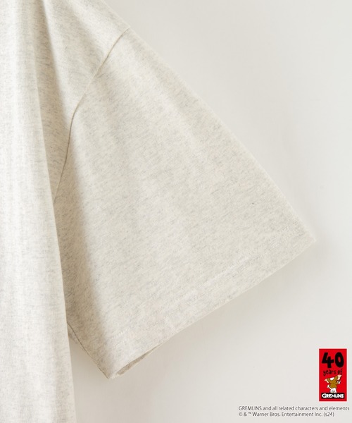 JEANS MATE（ジーンズメイト）の「グレムリン オリジナルデザインTシャツ ギズモ　ドロップショルダー ビッグシルエット　ユニセックス（Tシャツ/カットソー・メンズ・ブルー系その他/グレー系その他2/ベージュ系その他/ホワイト系その他2・X-LARGE/LARGE/SMALL/MEDIUM）」の10枚目の写真
