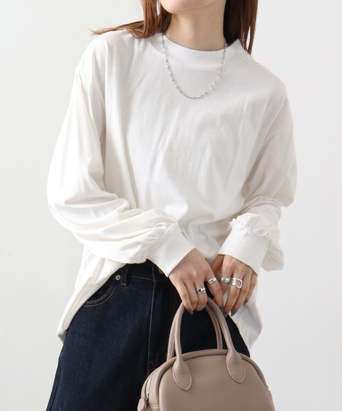atONE(アットワン)の「atONE モックネックボリューム袖ロンT(Tシャツ/カットソー・レディース・ブラック/オフホワイト/ライトベージュ・M-L/4L~5L/LL~3L)」の5枚目の写真