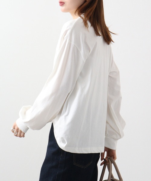 atONE(アットワン)の「atONE モックネックボリューム袖ロンT(Tシャツ/カットソー・レディース・ブラック/オフホワイト/ライトベージュ・M-L/4L~5L/LL~3L)」の6枚目の写真