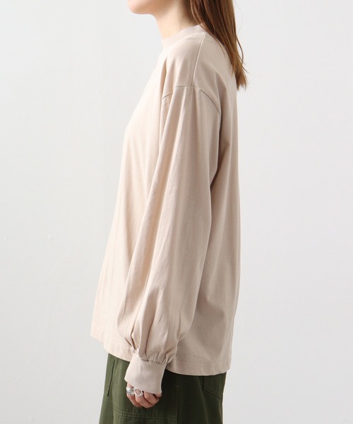 atONE(アットワン)の「atONE モックネックボリューム袖ロンT(Tシャツ/カットソー・レディース・ブラック/オフホワイト/ライトベージュ・M-L/4L~5L/LL~3L)」の21枚目の写真