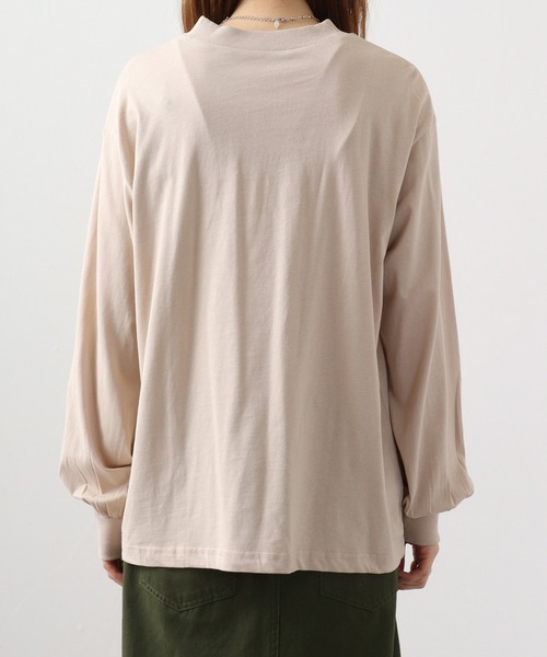 atONE(アットワン)の「atONE モックネックボリューム袖ロンT(Tシャツ/カットソー・レディース・ブラック/オフホワイト/ライトベージュ・M-L/4L~5L/LL~3L)」の22枚目の写真