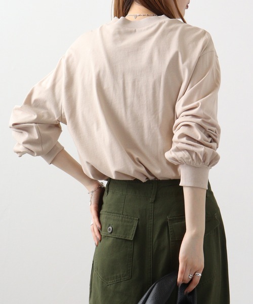 atONE(アットワン)の「atONE モックネックボリューム袖ロンT(Tシャツ/カットソー・レディース・ブラック/オフホワイト/ライトベージュ・M-L/4L~5L/LL~3L)」の17枚目の写真