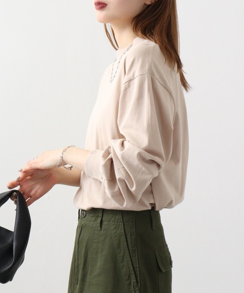 atONE(アットワン)の「atONE モックネックボリューム袖ロンT(Tシャツ/カットソー・レディース・ブラック/オフホワイト/ライトベージュ・M-L/4L~5L/LL~3L)」の16枚目の写真