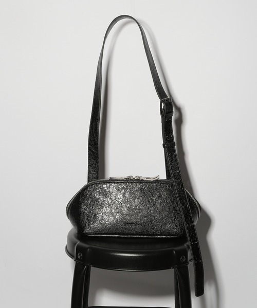 ADD CULUMN(アドカラム)の「【ADD CULUMN】26SS新色あり FIGRE BODYBAG A26S07B448/A25W02B399/A24W02B328/A24W02B345(ショルダーバッグ・レディース・アイボリー系2/ブラック系その他2/アイボリー/ブラック/サックスブルー/アイボリー系3/ブラック系その他3/イエロー/グレー/カーキ/ブラウン/バーガンディー/チョコ・FREE)」の3枚目の写真