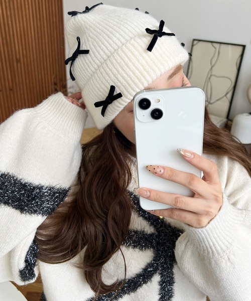 moment+(モーメントプラス)の「チュールリボン or ベロアリボン付きアソートリブニット帽(ニットキャップ/ビーニー・レディース・ブラック/グレー/アイボリー/ホワイト系その他/ブラック系その他/グレー系その他・FREE)」の20枚目の写真