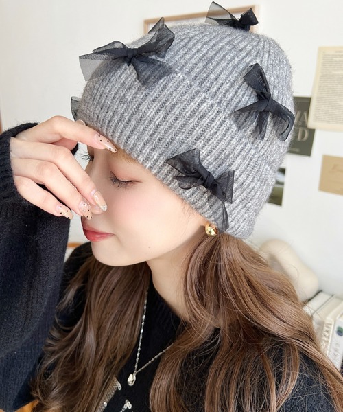 moment+(モーメントプラス)の「チュールリボン or ベロアリボン付きアソートリブニット帽(ニットキャップ/ビーニー・レディース・ブラック/グレー/アイボリー/ホワイト系その他/ブラック系その他/グレー系その他・FREE)」の17枚目の写真