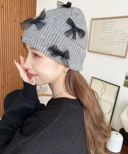 moment+(モーメントプラス)の「チュールリボン or ベロアリボン付きアソートリブニット帽(ニットキャップ/ビーニー・レディース・ブラック/グレー/アイボリー/ホワイト系その他/ブラック系その他/グレー系その他・FREE)」の13枚目の写真