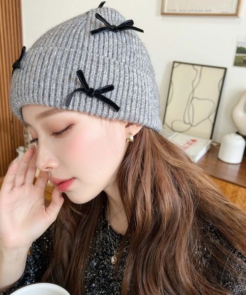 moment+(モーメントプラス)の「チュールリボン or ベロアリボン付きアソートリブニット帽(ニットキャップ/ビーニー・レディース・ブラック/グレー/アイボリー/ホワイト系その他/ブラック系その他/グレー系その他・FREE)」の14枚目の写真