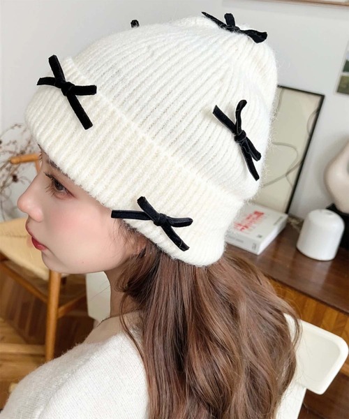 moment+(モーメントプラス)の「チュールリボン or ベロアリボン付きアソートリブニット帽(ニットキャップ/ビーニー・レディース・ブラック/グレー/アイボリー/ホワイト系その他/ブラック系その他/グレー系その他・FREE)」の8枚目の写真