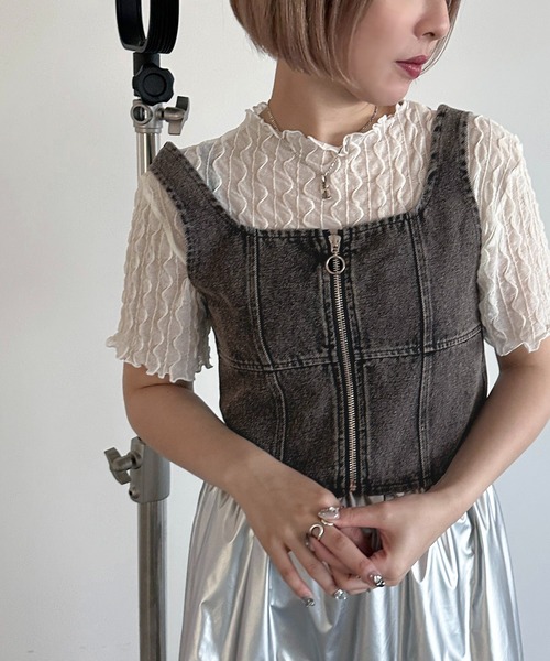 apres jour mignon(アプレジュールミニョン)の「シアートップス×デニムビスチェセット【ZOZOTOWN限定アイテム】(その他トップス・レディース・ブルー/ブラック・X-LARGE/フリー)」の1枚目の写真