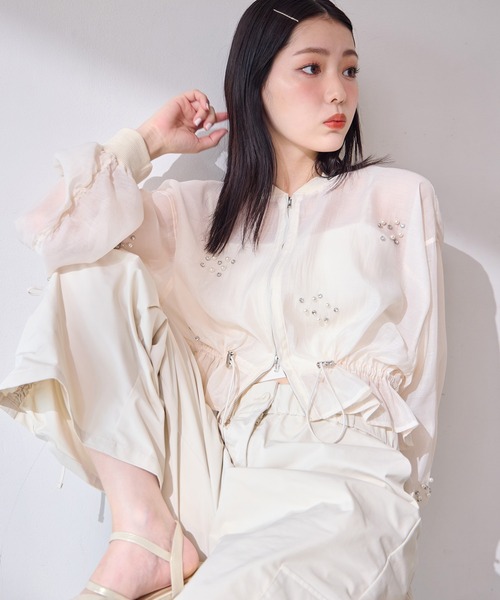 one after another NICE CLAUP(ワンアフターアナザーナイスクラップ)の「ビジューシアーブルゾン(ブルゾン・レディース・アイボリー/ピンク系その他・FREE)」の2枚目の写真
