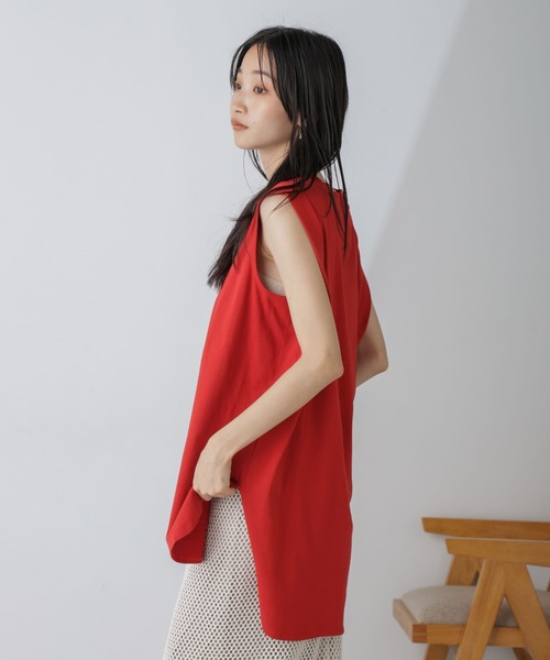 NANO universe（ナノユニバース）の「ショルダータックノースリーブカットトップス（Tシャツ/カットソー・レディース・レッド/ホワイト/ブラック・FREE）」の6枚目の写真