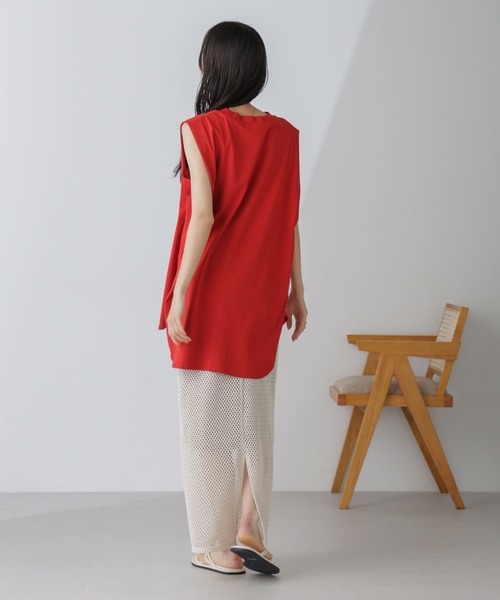 NANO universe（ナノユニバース）の「ショルダータックノースリーブカットトップス（Tシャツ/カットソー・レディース・レッド/ホワイト/ブラック・FREE）」の10枚目の写真