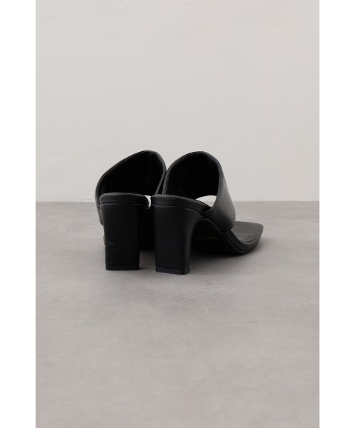 AZUL by moussy(アズールバイマウジー)の「スクエアトゥサムリングミュールサンダル(サンダル・レディース・アイボリー/ブラック・SMALL/MEDIUM/LARGE)」の9枚目の写真