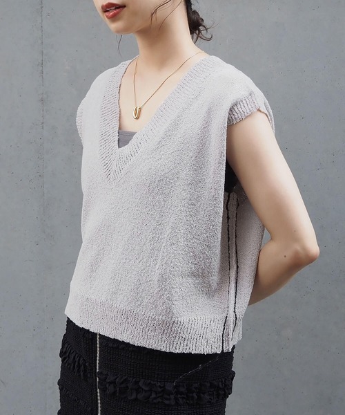 新品未使用タグ付き♡ラメVネックニットトップ 【公式通販】 新品未使用タグ付き♡ラメVネックニットトップ 【公式通販】